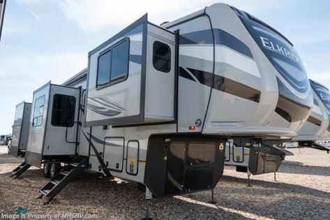 5th Wheel Toy Hauler, Luxury Rv Living, Grand Design Rv, Luxury Fifth Wheel, 5th Wheel Camper, 5th Wheel Rv, Fifth Wheel Toy Haulers, Theater Seats, Fifth Wheel Campers