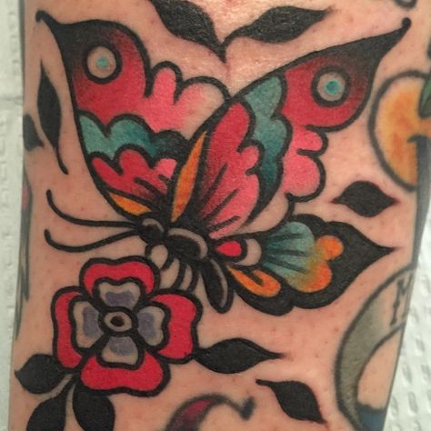 Small American Traditional Tattoo Filler, Traditional Bug Tattoo, Traditional Tattoo Filler, Traditional Butterfly Tattoo, Borboleta Tattoo, Traditional Butterfly, Tattoo Sleeve Filler, Tattoos Photo, Traditional Tattoo Inspiration