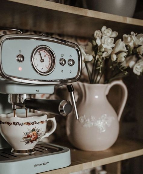 Cottage Aesthetic, Home Coffee Bar, Coffee Corner, Coffee Station, Coffee Love, Dream House Decor, Vintage Coffee, Coffee Machine, My Dream Home