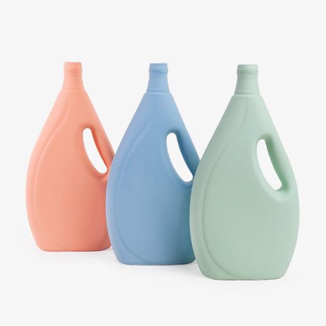 Dutch artist Foekje Fleur van Duin, plastic detergent bottles pulled from the canals in Rotterdam are commemorated in durable, natural colored porcelain. The outside of the stained porcelain is bisque which gives a matte finish similar to plastic. $48 each from Foekje Fleu. Remodelista Stationery Desk, Detergent Bottles, Modern Stationery, Packaging Ideas Business, Interior Design Guide, Cosmetic Design, Desk Supplies, Artist Interview, Plastic Design