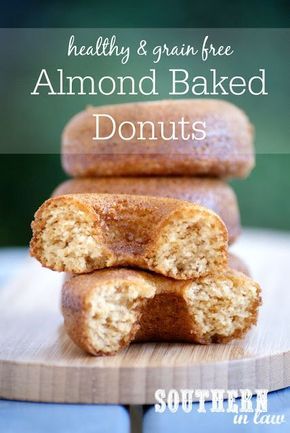 Easy Four Ingredient Healthy Baked Donuts Recipe | southerninlaw.com Beignets Cuits, Healthy Donuts Recipe, Baked Doughnuts, Baked Donut Recipes, Postre Keto, Donuts Recipe, Clean Eating Desserts, Healthy Baked, Almond Flour Recipes