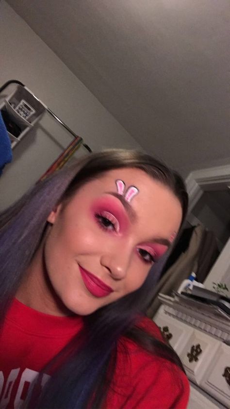 Easter inspired makeup look. Girl with cartoon Easter bunny ears stemming from her eyebrow. Vibrant pink eyeshadow. Easter Makeup Easy, Easy Easter Makeup Looks, Easter Make Up, Easter Makeup Ideas, Easter Makeup Looks, Bunny Makeup, Easter Makeup, Cute Eye Makeup, Dope Makeup