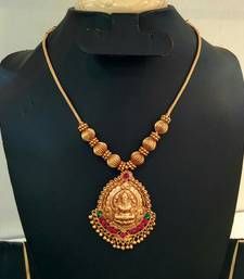 Gold Necklace In 20 Grms Latest, 32 Grams Gold Necklace, 5 Grams Gold Necklace, Gold Necklace In 30 Grams Indian, 20grams Gold Necklace Designs, Gajalakshmi Pendant Gold, Lakshmi Devi Pendants Gold, Temple Jewelry Necklace, Neck Pieces Jewelry