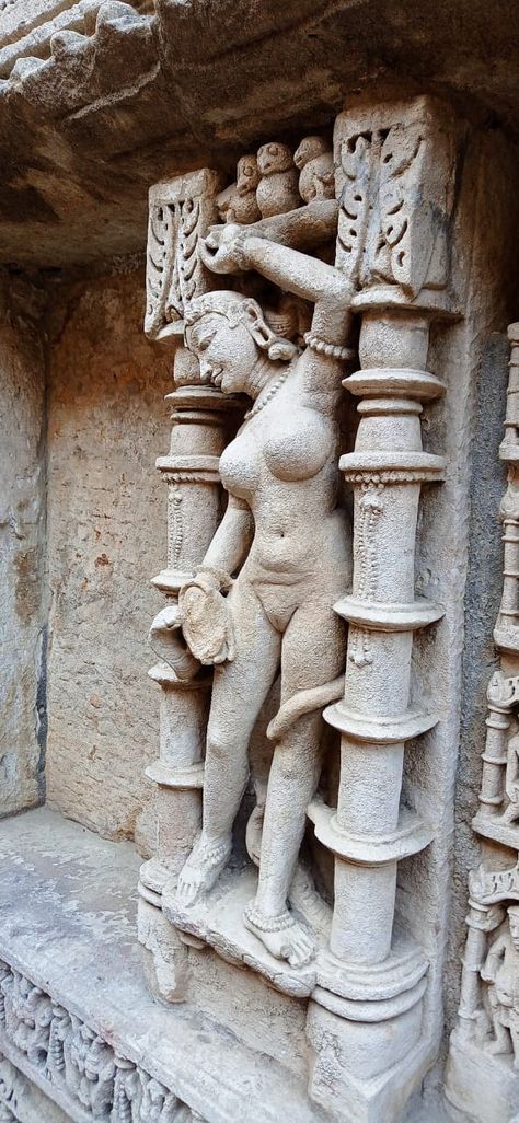 Ancient Snake Art, Indian Sculpture Ancient, Khajuraho Sculpture, Nude Statue, Hindu Statues Goddesses, Historical Sculptures, Ancient Indian Architecture, Hindu Statues, Ancient Statues