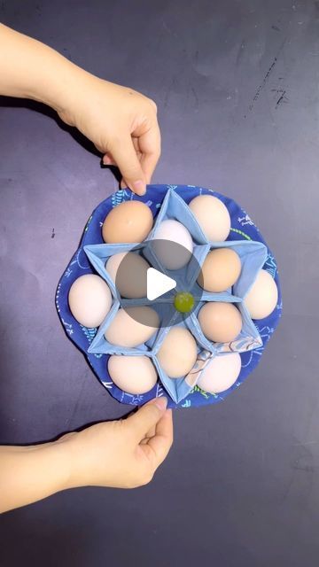 DIY Trefa on Instagram: "🌾Watch me sew an egg basket from just one circle" Chicken Egg Basket Sewing Pattern, Egg Basket Sewing Pattern, Diy Egg Collecting Basket, Diy Egg Basket, Basket Making Diy, Basket Sewing Pattern, Egg Collecting Apron, Diy Bowl, Sewing Cushions