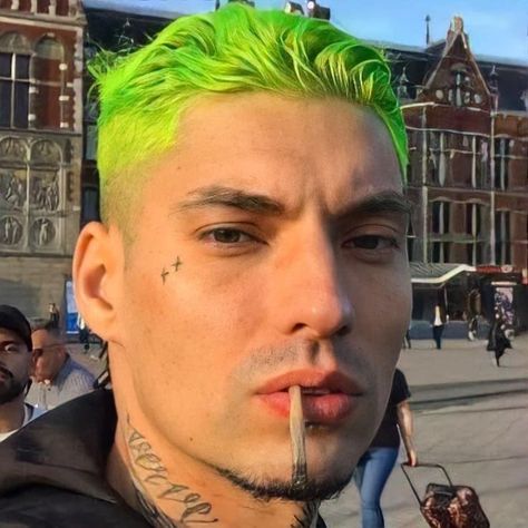 Punk Hair Color, Green Hair Men, Black And Green Hair, Neon Hair Color, Neon Green Hair, Easy Professional Hairstyles, Dyed Hair Men, Crop Hair, Mens Hairstyles Thick Hair