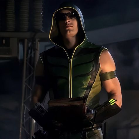 Smallville Green Arrow, Smallville Oliver Queen, Oliver Queen Smallville, Queen Icon, Justin Hartley, I Am So Sorry, Oliver Queen, Black Canary, Green Arrow