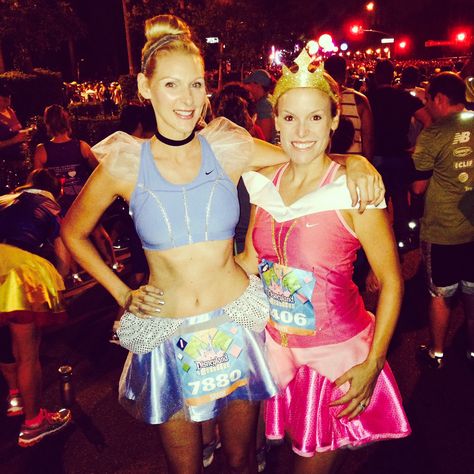 Disneyland half marathon running costume, outfit. Cinderella and sleeping beauty, Aurora. Run Disney. Aurora Running Costume, Disney Half Marathon Outfits, Cinderella Running Costume, Diy Snow White Costume, Cinderella Running, Rundisney Costumes, Disneyland Half Marathon, Running Medal Display, Disney Half Marathon