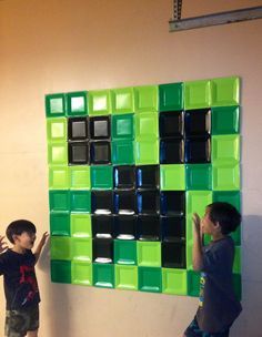 Minecraft wall decoration, maybe for Elijah's birthday Minecraft Wall Decor, Minecraft Decoration Ideas, Diy Minecraft Birthday Party, Minecraft Invitations, Minecraft Bedroom Decor, Minecraft Party Decorations, Minecraft Wall, Minecraft Decoration, Minecraft Theme