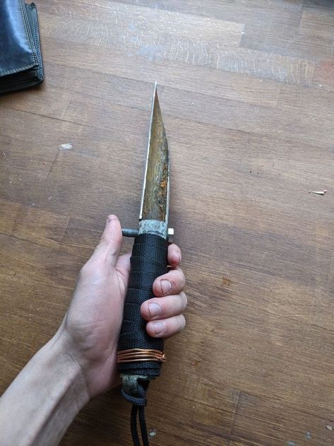 Anarchist Cookbook, Shtf Gear, Basic Knife, Diy Knife, Unique Knives, Fallout Art, Post Apocalypse, Camping Survival, Survival Prepping