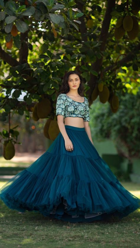 Netted Lehanga Designs Latest, Net Lahanga Design, Net Lahanga Design Latest, Lehenga From Old Saree, Net Lehenga Designs Latest, Frocks For Women Party, Long Skirt Top Designs, Lehenga Ideas, Designer Dresses Elegant