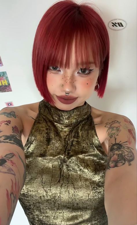 Red Bob Aesthetic, Choppy Bob Haircuts With Bangs, Short Red Hair With Bangs, Bob Haircuts With Bangs, Reddish Brown Hair, Haircut Images, Short Red Hair, Choppy Bob Haircuts, Red Hair Inspo