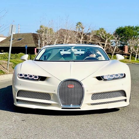 @billionairesluxuryyy on Instagram: “£2million Bugatti Chiron🔥🥂 ⚜FOLLOW👉@billionairesluxuryyy👈🥂 ° 📸 unknown ° • • • • • • • • #luxury #luxurysafari #luxury4play #luxurylover…” Manny Khoshbin, A Mansion, Luxury Safari, Bugatti Chiron, Luxury Pool, Bugatti Veyron, Big Dreams, Luxury Yachts, Lake Como