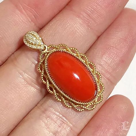 Red Coral Pendant Design, Coral Pendent Gold, Coral Jewellery, Red Coral Jewellery, Coral Jewelry Set, Antique Gold Rings, Conch Pearl, Gold Pendent, Gold Jewelry Outfits