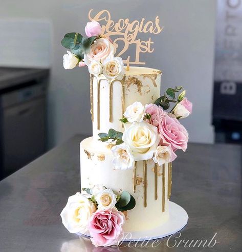 Wedding Cake Portions, Crumb Cakes, Cake Portions, 21st Birthday Cakes, Luxury Cake, Unicorn Birthday Cake, Pink Wedding Cake, Romantic Wedding Cake, Cool Wedding Cakes