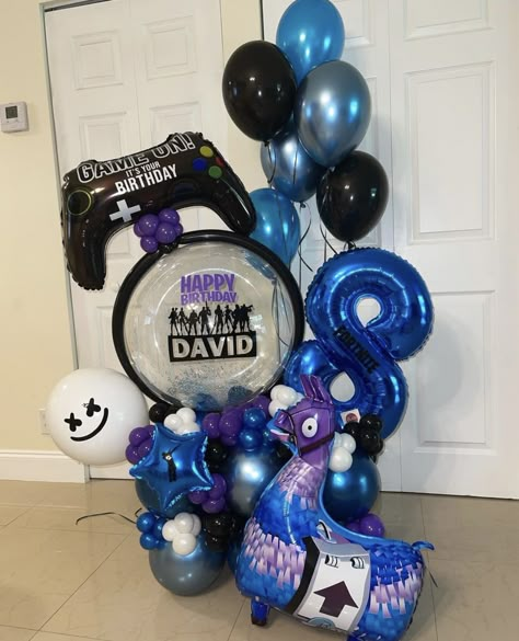 Minecraft Balloons, Balloon Displays, Video Games Birthday Party, Happy 7th Birthday, Video Games Birthday, Balloon Display, Balloon Arrangements, Big Balloons, Birthday Games