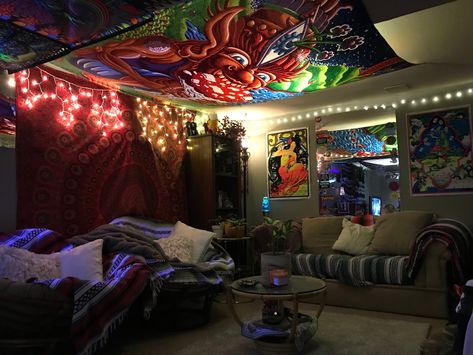 The best smoke spot around❣️ #stoner #hippiehomedecor #bohostyle Smoker Room Decor, Sesh Shed Ideas Interior, Smoker Bedroom Ideas, Cool Hangout Rooms, Sesh Room Ideas, Hangout Spot Ideas, Smoker Room Ideas, Cool Hangout Room Ideas, Sesh Shed Ideas