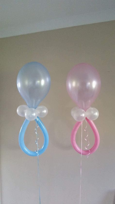 Gender Reveal Balloon Arch Ideas, Gender Reveal Table Centerpieces Diy, Gender Reveal Themes Spring, Gender Reveal Centerpieces Diy, Diy Gender Reveal Balloon, Gender Reveal Centerpieces, Bos Baby, Gender Reveal Diy, Gender Reveal Baby Shower Themes