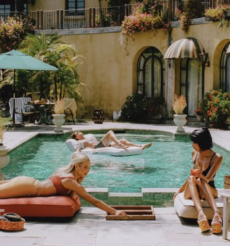 50s Pool Aesthetic, Luxury Pool Aesthetic, Old Money Pool Aesthetic, 80s Pool Aesthetic, Pool Editorial Photoshoot, Luxury Summer Aesthetic, Slim Aarons Aesthetic, Vintage Pool Photoshoot, Retro Pool Aesthetic