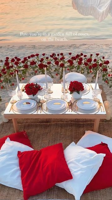 Picnic Wedding Proposal, Beach Picnic Setup, Girlfriend Proposal Ideas, Picnic Party Favors, Proposal Ideas Beach, Romantic Beach Picnic, Girlfriend Proposal, Red Picnic, Picnic Company