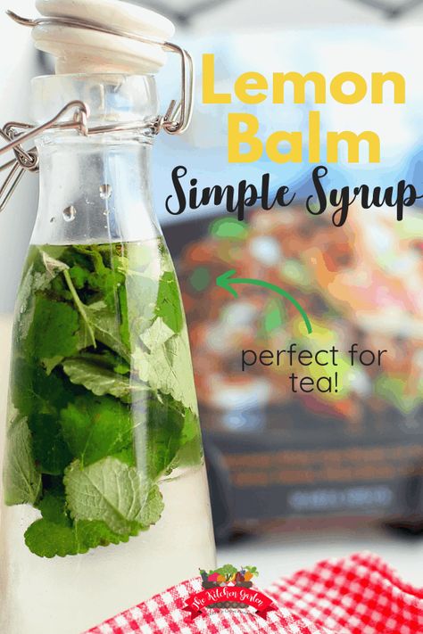 Lemon balm is a soothing and flavorful herb to grow in the garden. Use this fragrant herb in lemon balm simple syrup to get all wonderful benefits! lemon balm uses | recipes | ideas | tea | garden | lemon balm recipes Lemon Balm Uses, Lemon Balm Recipes, Basil Drinks, Basil Simple Syrup, Simple Syrup Recipe, Basil Tea, Simple Syrup Recipes, Herbal Teas Recipes, Lemon Drink