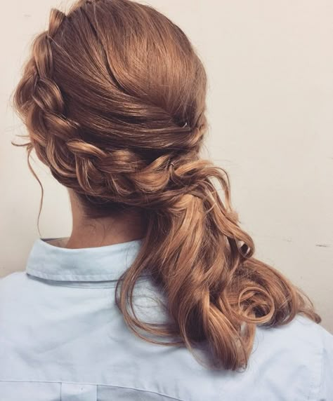 Side-Sweep Dutch Braid Hairstyles Side Swept, Swept Hairstyles, Hairstyle Bridesmaid, Bridesmaid Hair Side, Straight Wavy Hair, Side Curls, Side Swept Curls, Side Swept Hairstyles, Side Braid Hairstyles