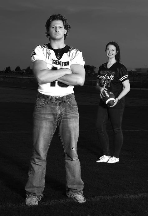 Football Mom Photoshoot, Senior Football And Mom Pictures, Mom Son Senior Pictures, Football Mom Picture Ideas, Moms Of Fall Football Picture Ideas, Mothers Of Fall Football Picture, Moms Of Fall Football Picture, Mother Son Football Picture Ideas, Mom And Son Football Photo Ideas