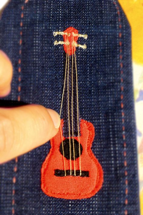 bookmark - guitar/ukulele Fabric Patch Work Ideas, Patches On Jeans, Guitar Crafts, Fabric Bookmarks, Felt Bookmark, Sewing Machine Needle, Guitar Ukulele, Sewing Leather, Machine Embroidery Applique