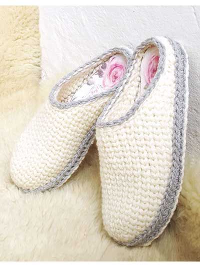 Crochet Slippers Chunky Yarn Free Pattern, Crochet Clog Slippers Free Pattern, Crochet Clogs Free Pattern, Crochet Clogs, Crochet Sole, Sewing Slippers, Crochet Slipper Boots, Crocheted Slippers, Easy Crochet Slippers