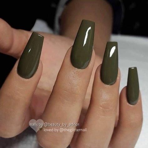 Acrylic Nails Natural, Olive Nails, Green Acrylic Nails, Dark Green Nails, Green Nail, Fall Acrylic Nails, Super Nails, Coffin Nails Long, Dark Nails