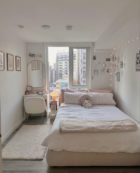 Small Cozy Bedroom, Room Redesign, Girly Room, Redecorate Bedroom, Minimalist Room, Cozy Room Decor, Room Design Bedroom, Bedroom Layouts, Dream Room Inspiration