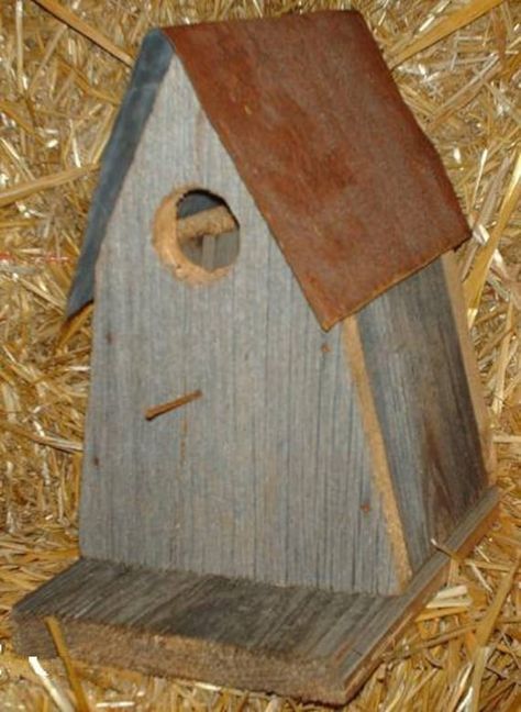 Homemade Bird Houses Diy, Country Decorations, Bird House Plans Free, Rustic Country Decor, Homemade Bird Houses, Bird Houses Ideas Diy, Birdhouses Rustic, Wood Birdhouses, Home Decor Catalogs