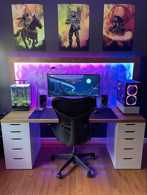 Desk Setup Lighting, Gaming Station Ideas, Pc Gamer Aesthetic, Set Up Gamer, Back To Office, Trading Room, Setup Pc, Monitor Setup, Dual Monitor Setup