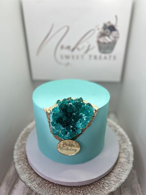 Teal Cake Ideas Birthday, Gemstone Cake, Teal Cake Ideas, Geode Birthday Party, Geo Cakes, Teal Birthday Cake, Geode Cake Buttercream, Small Geode Cake, Teal Geode Cake