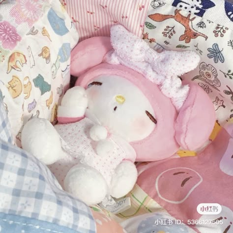 My Melody Plushie Pfp, My Melody Plush Aesthetic, My Melody And Piano, My Melody Things, My Melody Stuff, Sanrio Plushies, Sanrio Things, Sanrio Icons, Melody And Kuromi