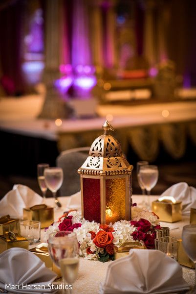 Round Table Centerpieces Indian Wedding, Indian Table Centerpieces, Indian Lantern Centerpieces, Indian Wedding Centerpieces Diy, Hindu Wedding Centerpieces, Indian Centerpieces Wedding, Indian Reception Centerpieces, Mendhi Centerpieces Table Settings, Shaadi Centerpieces