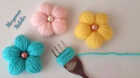 DIY Easy Woolen Flower Ideas - Kids Art & Craft Flowers Of Fabric, Knitted Flowers Pattern, Easy Hand Craft, Puff Crochet Flowers, Cute Aesthetic Craft Ideas, How To Knit Flowers, How To Knit For Beginners, Puff Aesthetic, Fabrication Design