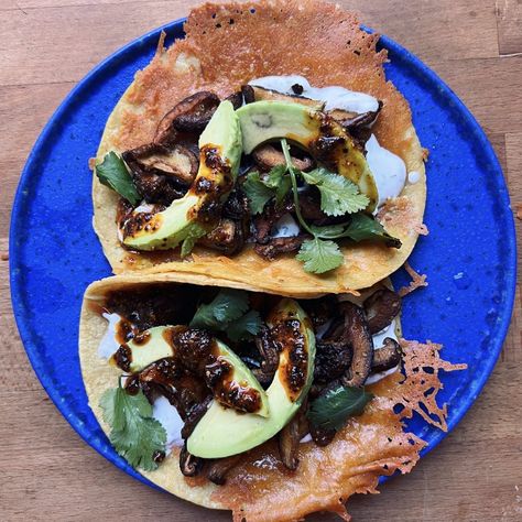 Tacos With Salsa, Crispy Mushrooms, Mushroom Tacos, Cheesy Corn, Salsa Sauce, How To Eat Better, Ripe Avocado, Roasted Peanuts, Fun Snacks