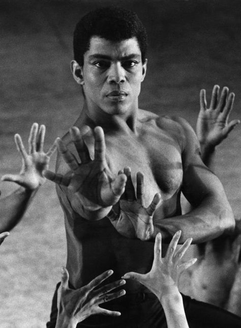 Alvin Ailey (January 5, 1931 – December 1, 1989) was an African-American choreographer and activist who founded the Alvin Ailey American Dance Theater in New York City. Ailey is credited with popularizing modern dance and revolutionizing African-American participation in 20th century concert dance. Alvin Ailey American Dance Theater gained the nickname "Cultural Ambassador to the World" because of its extensive international touring. African Dancing, Dancing Photography, Classic Dance, Black Dancers, Famous Dancers, Alvin Ailey, Boris Vallejo, Photography People, Josephine Baker