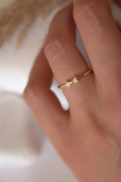 Simple Ring Design, Minimalist Jewelry Silver, Cute Promise Rings, Hand Jewelry Rings, Jewelry Necklace Simple, Couple Ring Design, Long Kurta, Bridal Jewelry Vintage, Cute Engagement Rings