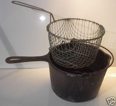 Wagner Ware Cast Iron Deep Fryer w/ Basket # 1265 | #45553610 Webelos Cast Iron Chef, Wagner Cast Iron, Antique Cast Iron Cookware, Wagner Ware Cast Iron, Vintage Lodge Cast Iron, Cast Iron Grill Pan, Deep Fryer, Cast Iron, Sydney