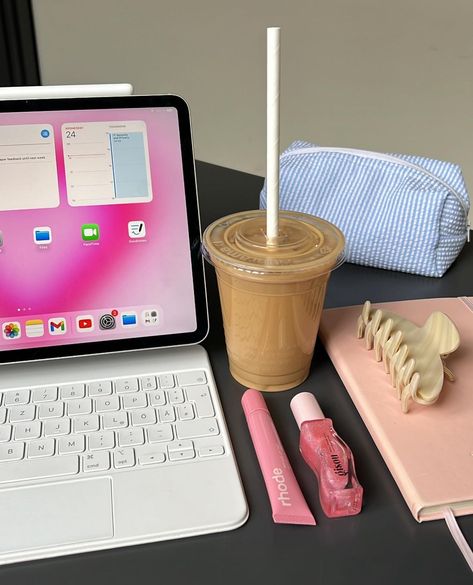 Pink Productivity Aesthetic, Study Aesthetic Legally Blonde, Study Motivation Legally Blonde, School Motivation Aesthetic Pink, Good Grades Aesthetic A+ Pink, Pink Academia, College Motivation, College Vision Board, Pink Coffee