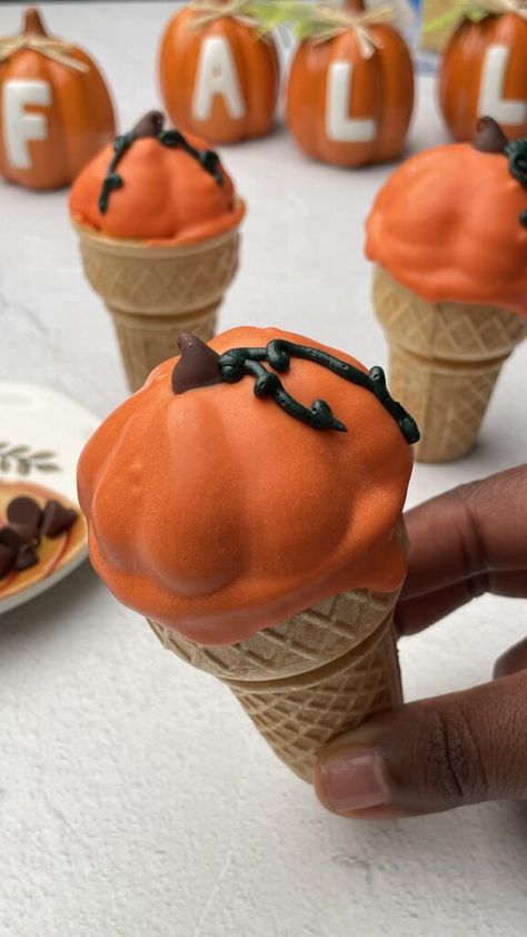 Cupcake Cones Recipe, Cake Cones, Cake In A Cone, Ghouls Night, Fruit Kebabs, Cinnamon Ornaments, Pumpkin Cupcake, Cupcake Cones, Pumpkin Dip