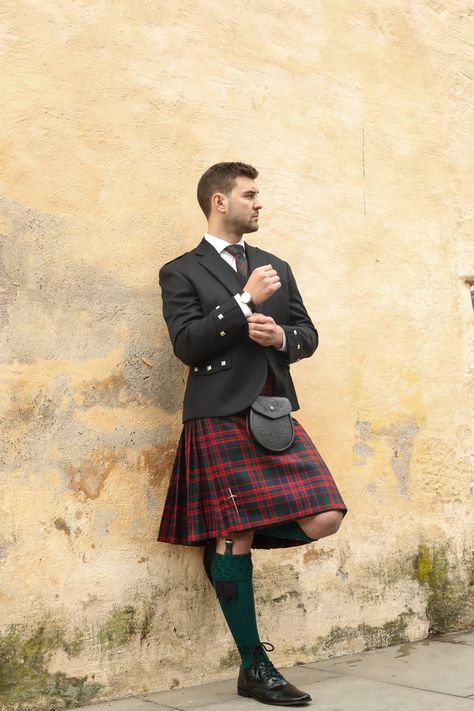 Kilt Outfit Building Kilts Men Under The, Kilt Outfit Men, Kilted Men, Quilt Skirt, Scottish Men, Scottish Weddings, Scotland Kilt, Irish Fashion, Kilt Outfits