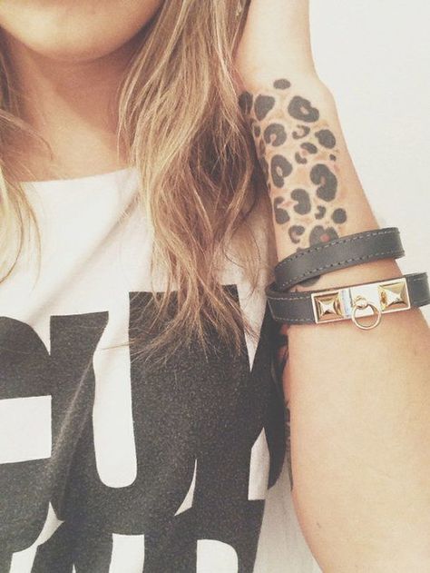 animal print tattoos wrist Animal Print Tattoo, Cheetah Print Tattoos, Tattoo Leopard, Leopard Print Tattoos, Tattoos Nature, Cheetah Tattoo, Hand Tatto, Tattoo On Wrist, Leopard Tattoos