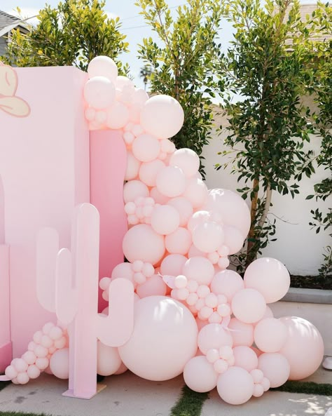 Some balloon details 💞 📸 @alyssahunterphoto | Instagram Pink Cowgirl Party, Floral Bridal Shower Theme, Cowgirl Bridal Shower, Cowgirl Baby Shower, 1st Rodeo, Cowgirl Baby Showers, Wild West Party, Sweet 17, Western Theme Party