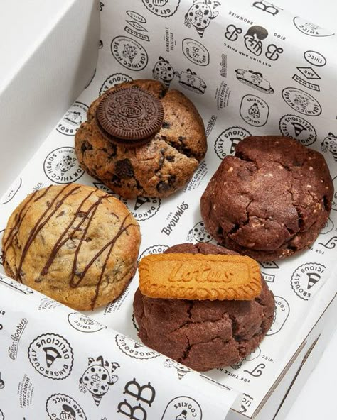 BIGG & THICC - New York Style Cookies & Brownies Nyc Cookies Packaging, Cookies Small Business, New York Style Cookie Recipe, Nyc Cookie Recipe, Nyc Style Cookies, New York Cookie Recipe, New York Style Cookies, Cookies Business Ideas, Desserts For Sale