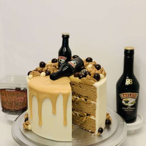 Coffee and Bailey's Cake (cut) Coffee Baileys Cake, Baileys Coffee Cake, Baileys Cake Recipe, White Chocolate Ganache Recipe, Baileys Tiramisu, Baileys Cake, Liquor Cake, Cream Cheese Buttercream Frosting, Baileys Original Irish Cream