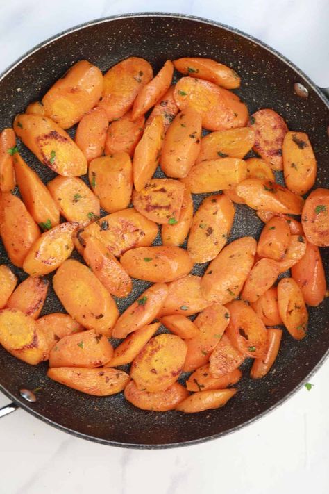 Sides To Go With Drumsticks, Fried Carrots Recipe, Fried Carrots, Pan Fried Carrots, Pan Fried Carrots Recipe, Pan Fried Vegetables, Pan Roasted Carrots Recipe, Pan Cooked Carrots, Pan Roasted Carrots