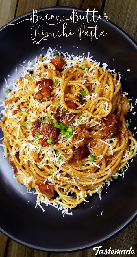 A great and easy Korean fushion recipe: Bacon Butter Kimchi Pasta. Korean Pasta Recipes, Kimchi Pasta Recipe, Korean Pasta, Kimchi Pasta, Korean Fusion Food, Fusion Pasta, Bacon Butter, Pasta Healthy, Kimchi Recipe